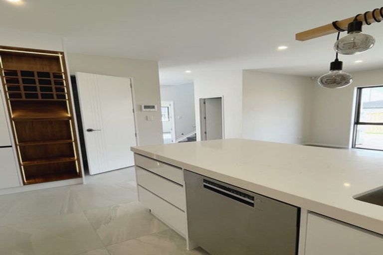 Photo of property in 23 Cirrus Way, Ranui, Auckland, 0612