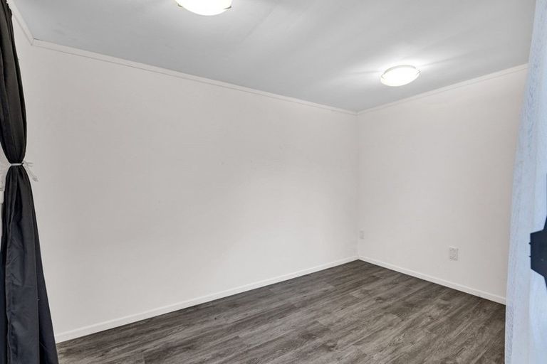 Photo of property in 8a Keats Place, Whalers Gate, New Plymouth, 4310