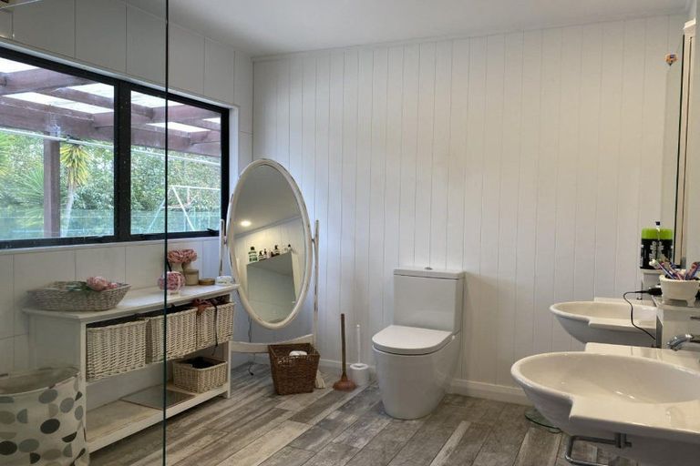 Photo of property in 343 Whitehills Road, Waitoki, 0994