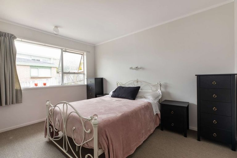 Photo of property in 5/28 Uxbridge Road, Mellons Bay, Auckland, 2014