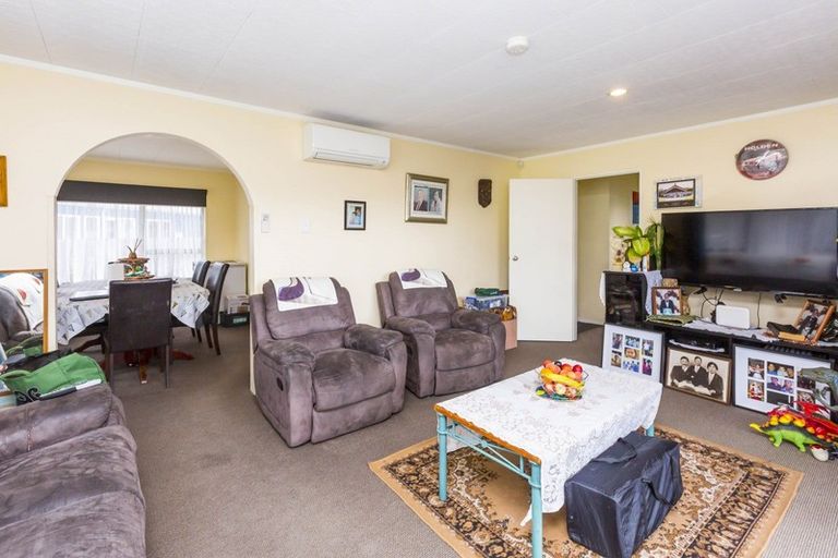 Photo of property in 3b Wyoming Grove, Totara Park, Upper Hutt, 5018