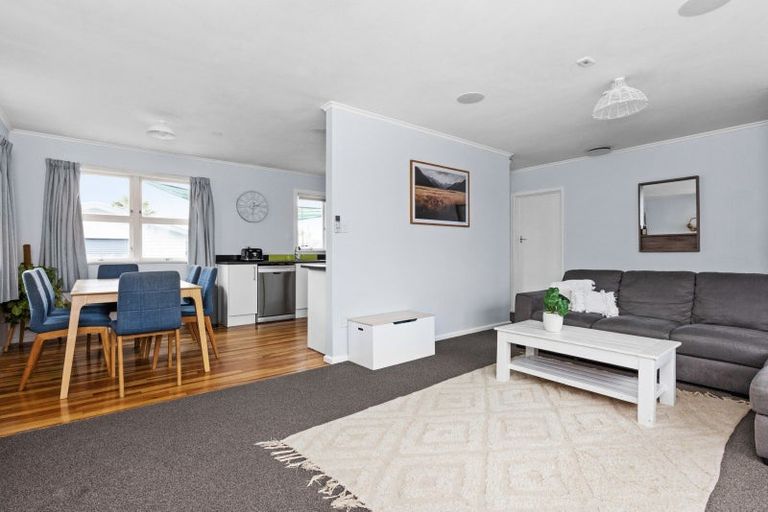 Photo of property in 10 Hitchings Avenue, Onekawa, Napier, 4110