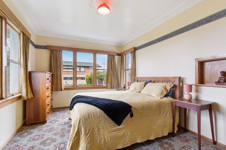 Photo of property in 65 Timaru Road, Waimate, 7924