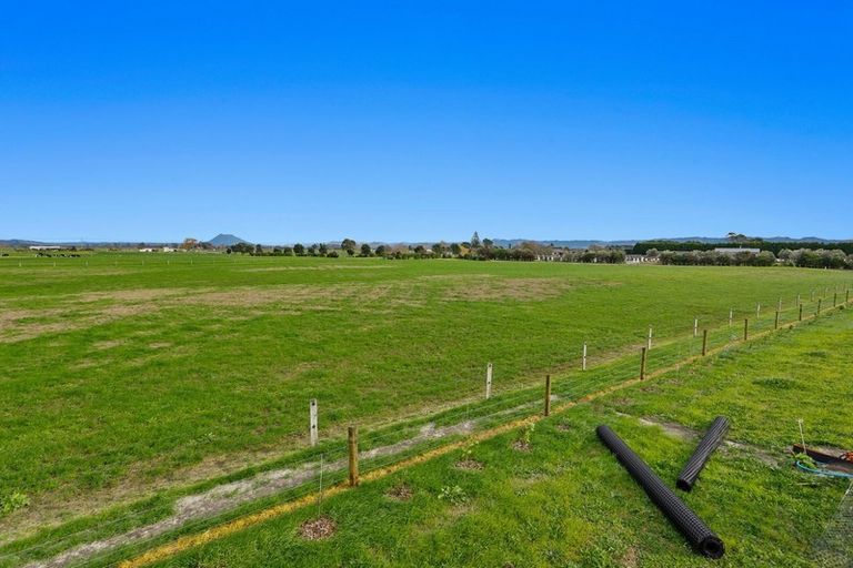 Photo of property in 31 Coast Lane, Thornton, 3194
