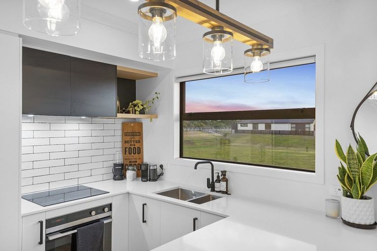 Photo of property in 8 Manaia Place, Papamoa, 3118