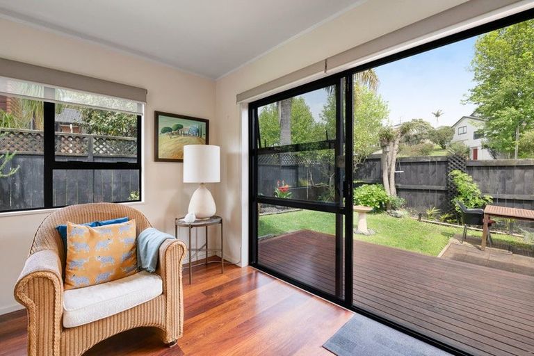 Photo of property in 1/2 Carl Place, Unsworth Heights, Auckland, 0632