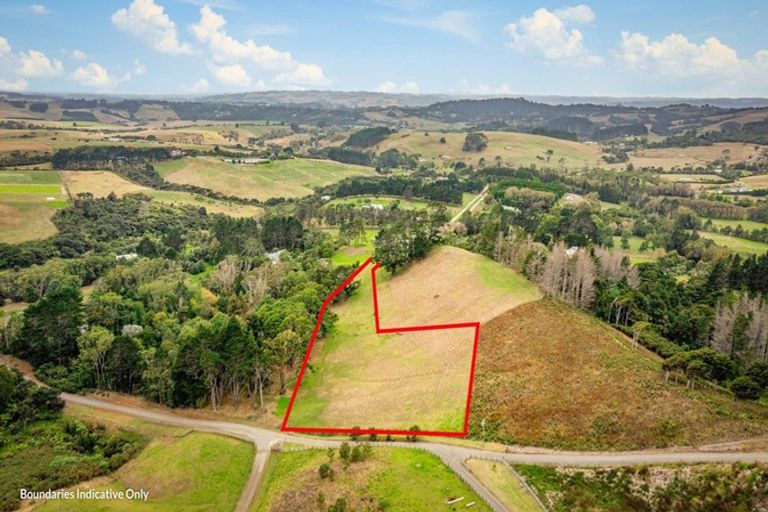 Photo of property in 196 Muriwai Valley Road, Muriwai, Waimauku, 0881