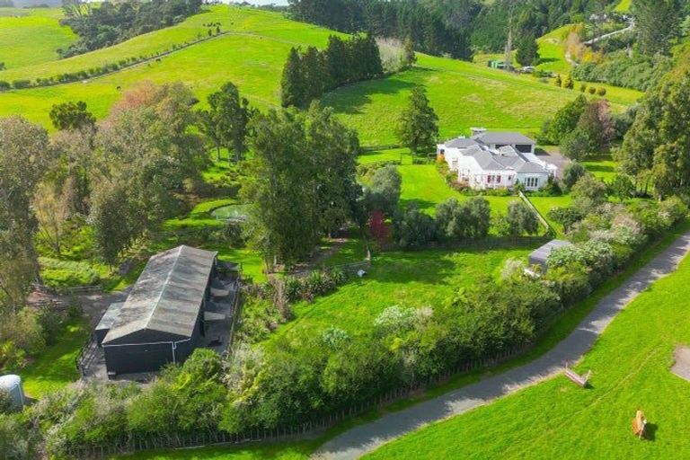 Photo of property in 75 Sutton Road, Brookby, Manurewa, 2576