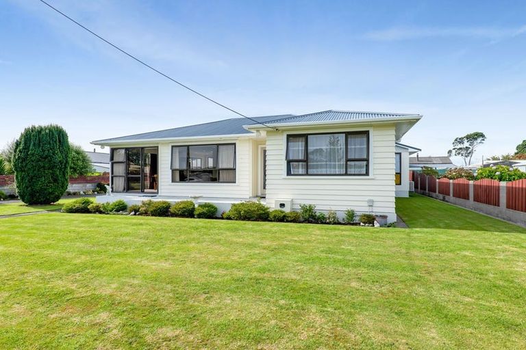 Photo of property in 82 Blake Street, Waitara, 4320