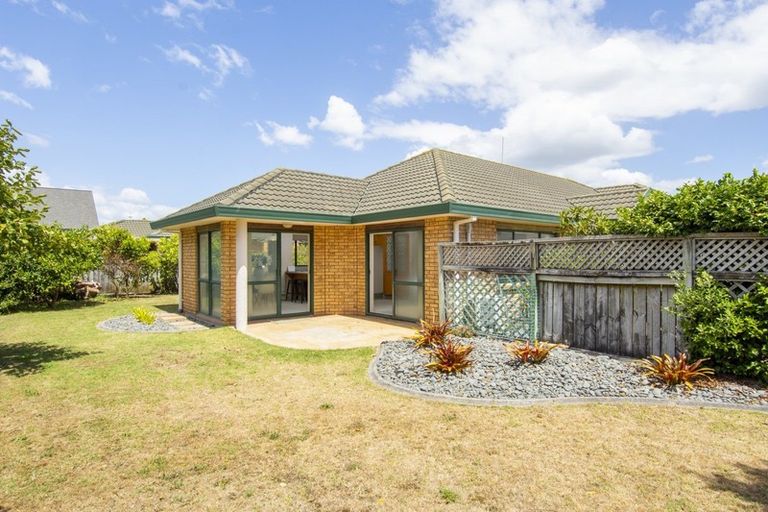 Photo of property in 5 Sandhurst Drive, Papamoa Beach, Papamoa, 3118