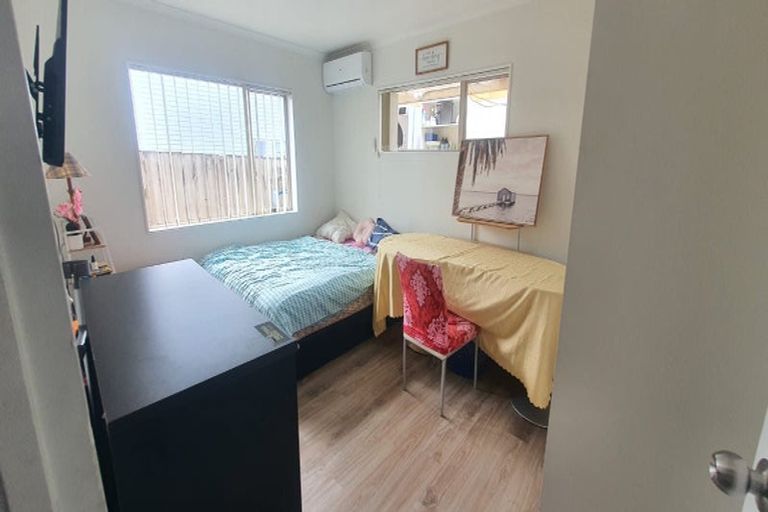 Photo of property in 9 Neesons Way, Glendene, Auckland, 0602