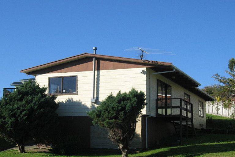 Photo of property in 183 Holborn Drive, Stokes Valley, Lower Hutt, 5019