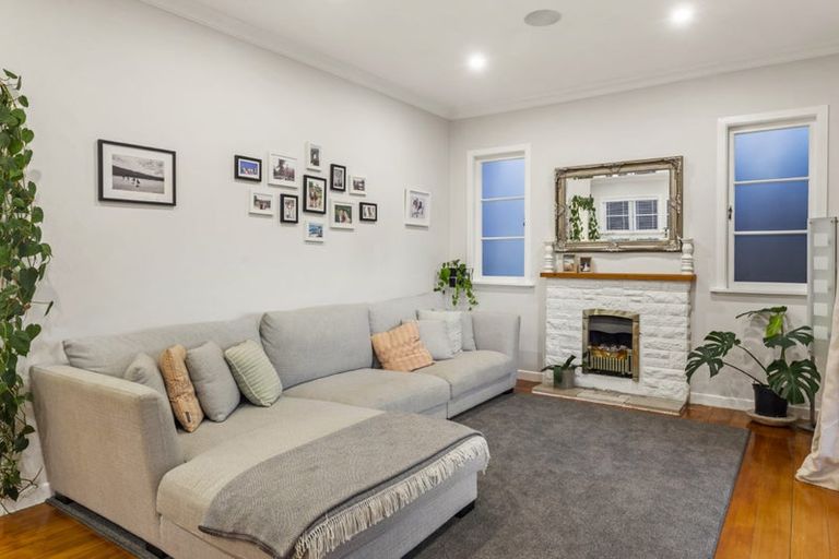 Photo of property in 2/22 Roseberry Avenue, Birkenhead, Auckland, 0626