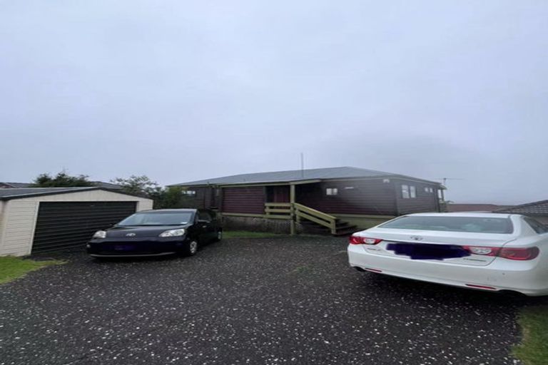 Photo of property in 86 Luckens Road, West Harbour, Auckland, 0618