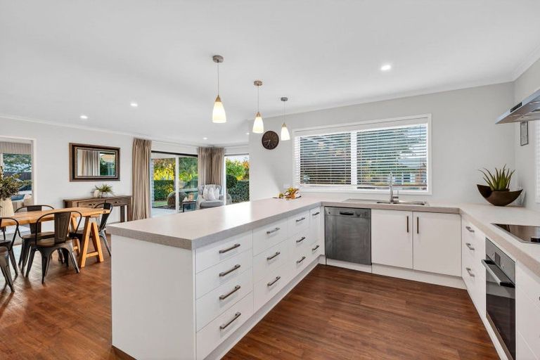 Photo of property in 48 Norfolk Drive, Cambridge, 3434