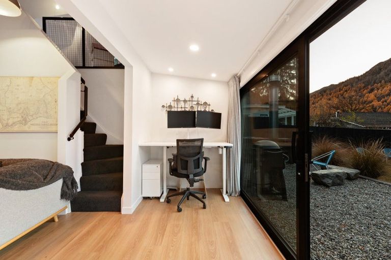 Photo of property in 24 Wiltshire Street, Arrowtown, 9302