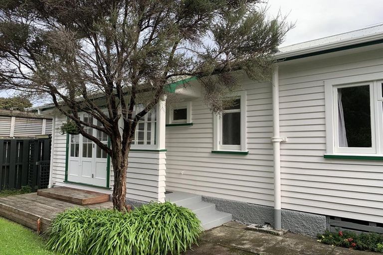 Photo of property in 11 Beaumont Avenue, Alicetown, Lower Hutt, 5010