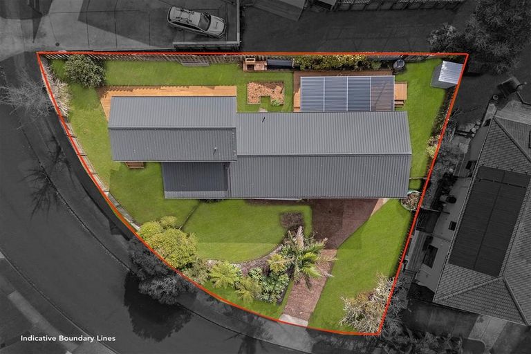 Photo of property in 19 Deverell Place, Northcross, Auckland, 0632