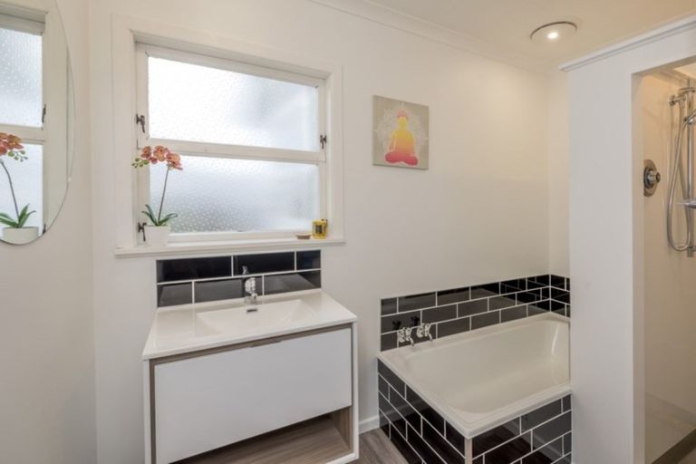 Photo of property in 33 Rugby Street, Levin, 5510