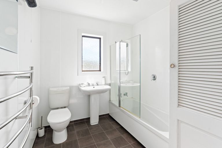 Photo of property in 130 Centennial Avenue, Helensburgh, Dunedin, 9010