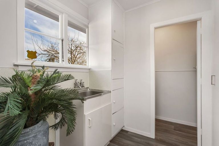 Photo of property in 12 Wildwood Avenue, Wainoni, Christchurch, 8061