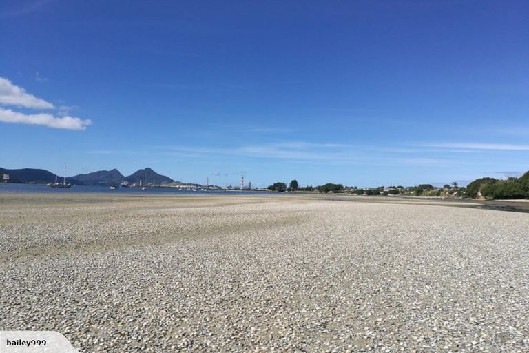 Photo of property in 122 Barbados Way, One Tree Point, 0118