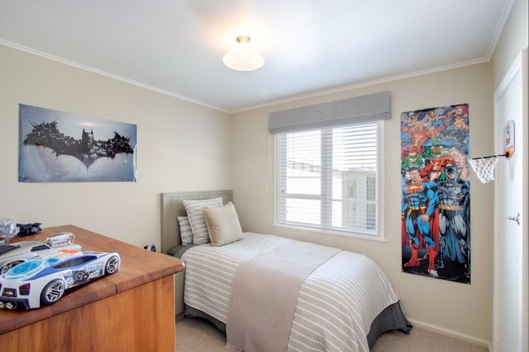 Photo of property in 12 Upham Street, Havelock North, 4130