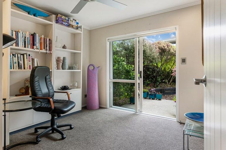 Photo of property in 2 Bella Vista Drive, Gulf Harbour, Whangaparaoa, 0930