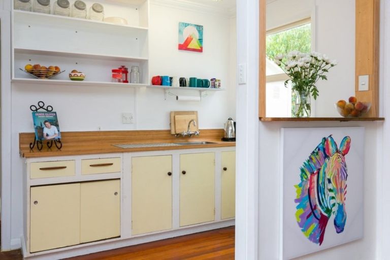 Photo of property in 3 Dorset Avenue, Westown, New Plymouth, 4310