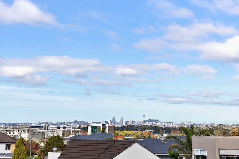 Photo of property in 40d Belmont Terrace, Milford, Auckland, 0620
