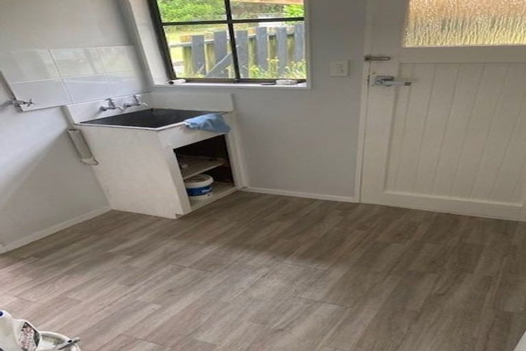 Photo of property in 32 Collins Avenue, Tawa, Wellington, 5028