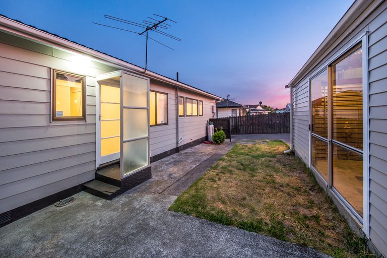 Photo of property in 16 Hoturoa Place, Manurewa, Auckland, 2102