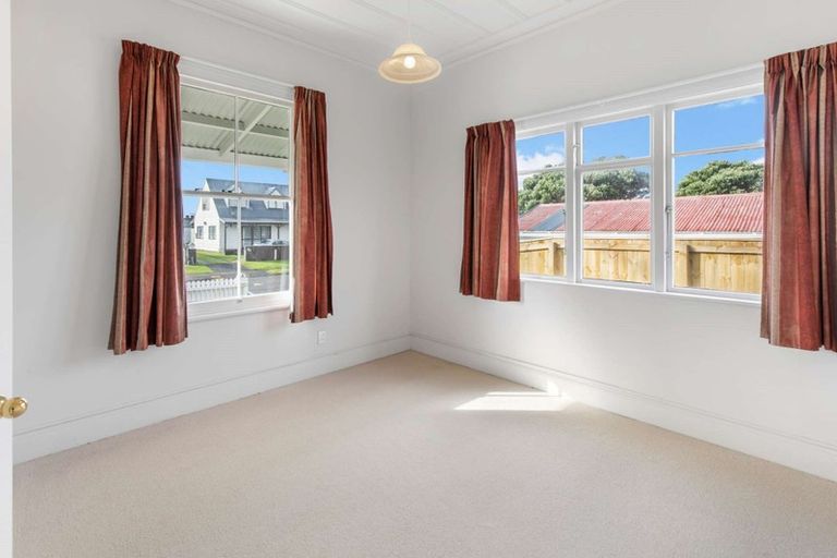 Photo of property in 83 Hinau Street, Castlecliff, Whanganui, 4501