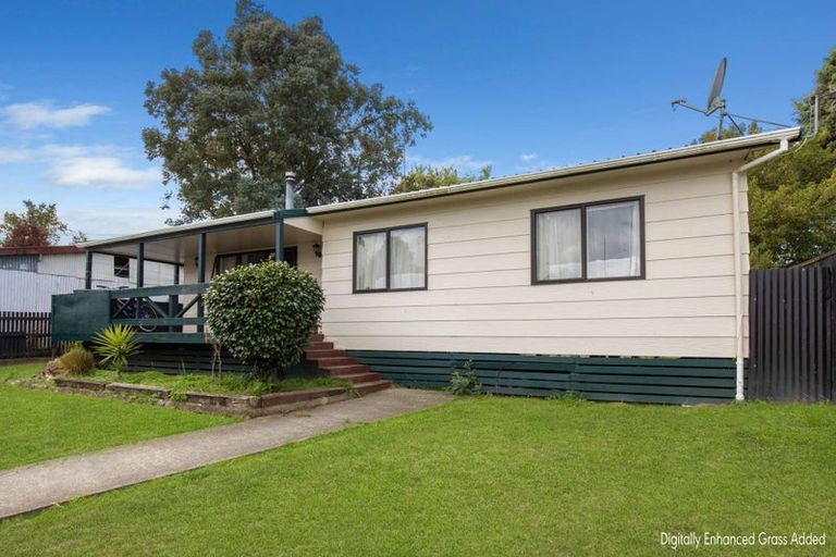 Photo of property in 19 Vera Street, Marton, 4710