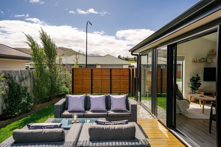 Photo of property in 4 Violet Way, Lower Shotover, Queenstown, 9304