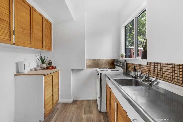 Photo of property in 2 View Road, Houghton Bay, Wellington, 6023