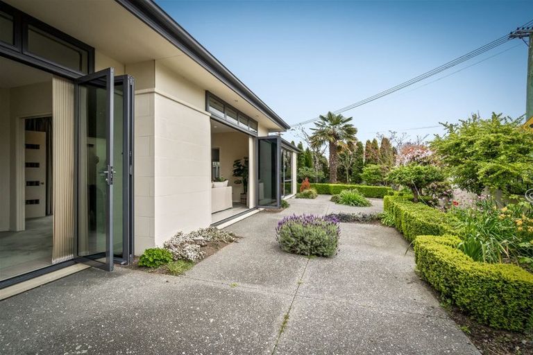Photo of property in 51 Kirkwood Avenue, Upper Riccarton, Christchurch, 8041