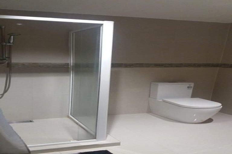 Photo of property in 5 Saddleback Rise, Murrays Bay, Auckland, 0630