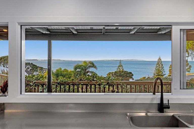 Photo of property in 74 Duncansby Road, Stanmore Bay, Whangaparaoa, 0932