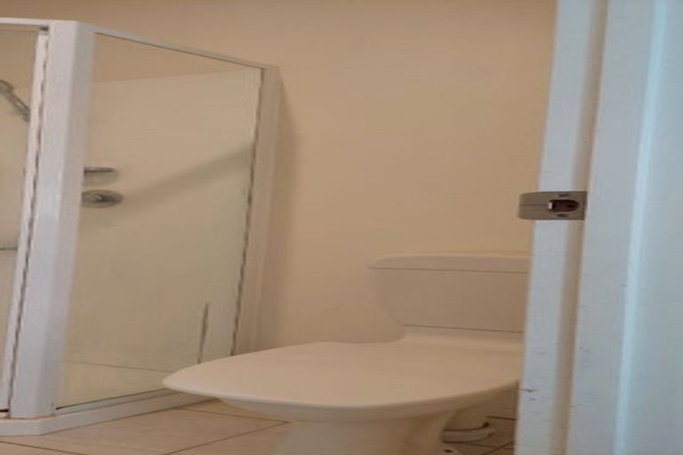 Photo of property in 10 Rosandich Drive, Sunnyvale, Auckland, 0612