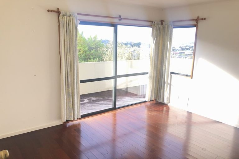 Photo of property in 23 Bluebird Crescent, Unsworth Heights, Auckland, 0632