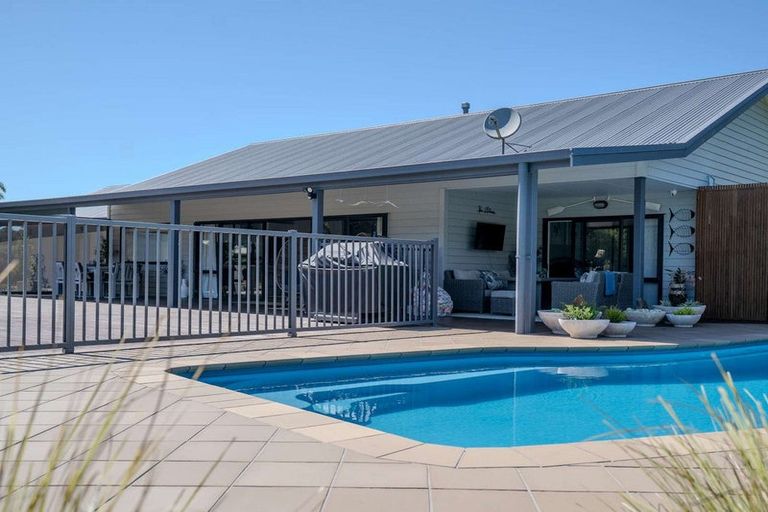 Photo of property in 244 Waimate North Road, Kerikeri, 0293