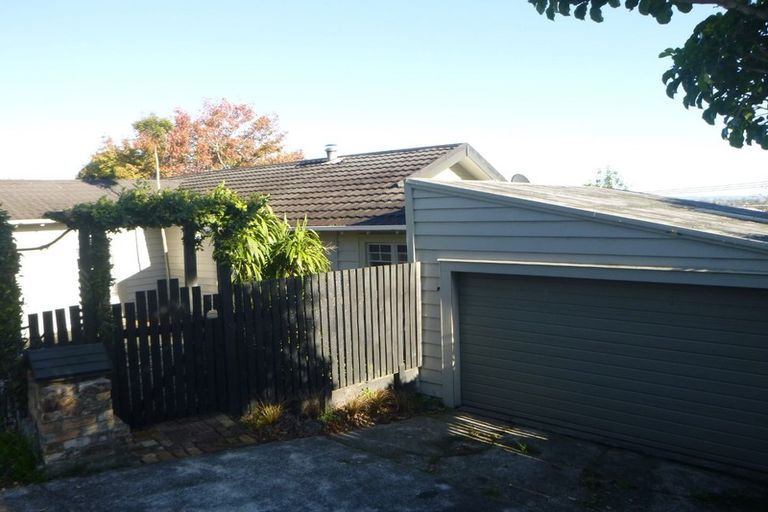 Photo of property in 2 Gow Street, Helensville, 0800