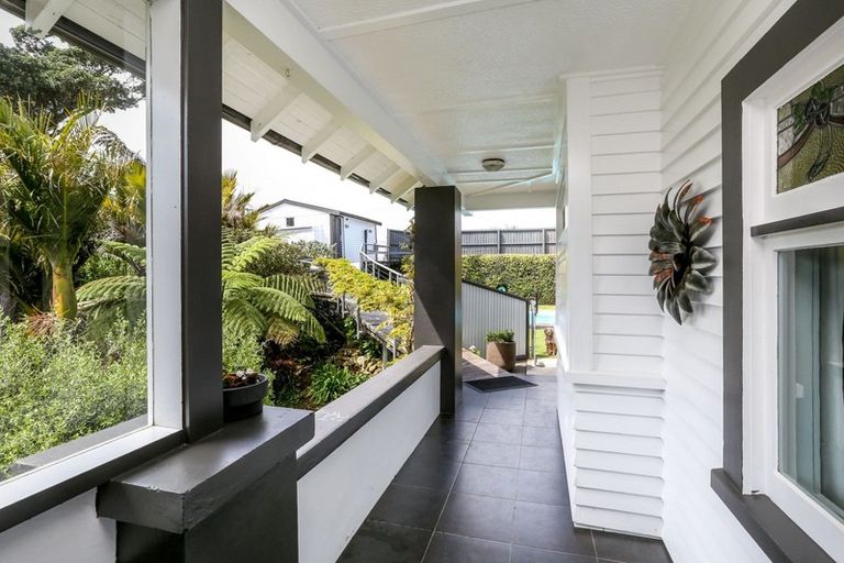 Photo of property in 8 Dorset Avenue, Westown, New Plymouth, 4310