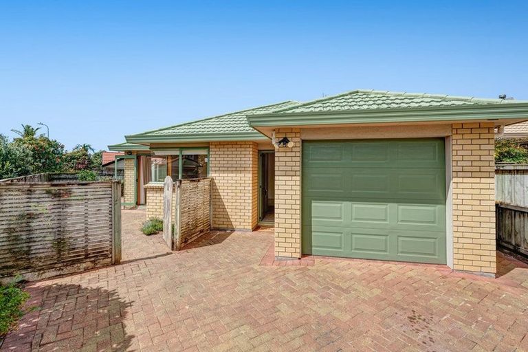 Photo of property in 12 Red Hibiscus Road, Stanmore Bay, Whangaparaoa, 0932