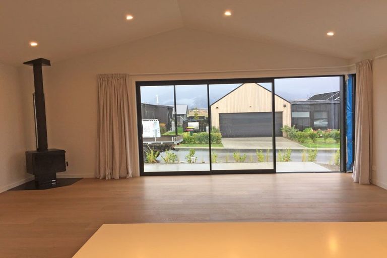 Photo of property in 18 Robrosa Street, Wanaka, 9305