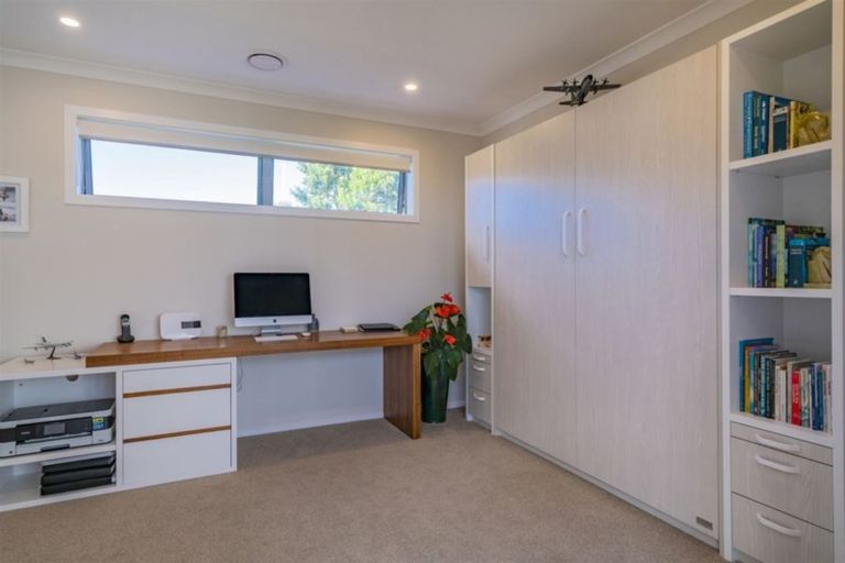 Photo of property in 15 Waitotara Way, Whitianga, 3510