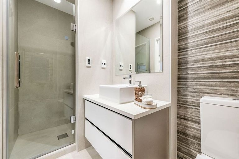 Photo of property in 18 Meritage Lane, Te Atatu South, Auckland, 0610