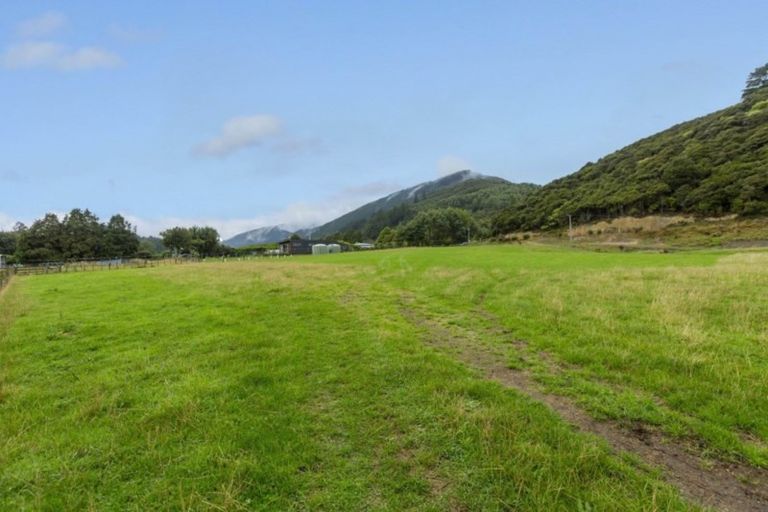 Photo of property in 440 Whitemans Valley Road, Whitemans Valley, Upper Hutt, 5371