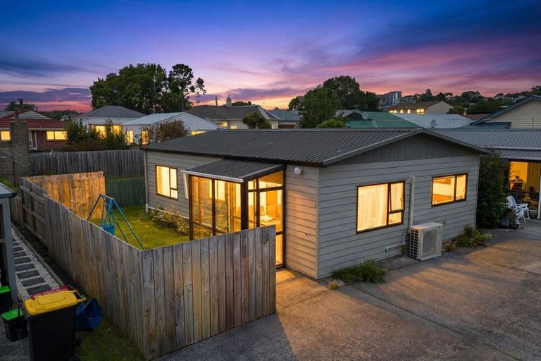 Photo of property in 13c Burns Street, South Dunedin, Dunedin, 9012